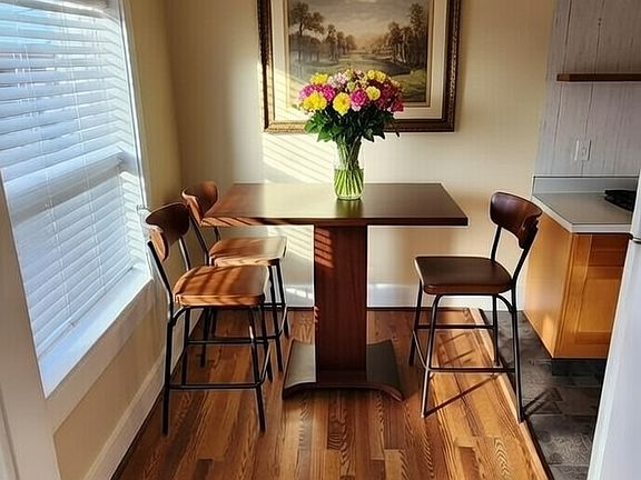 4th image of 300 N 5th Ave APT B