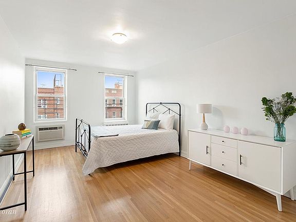 3rd image of 400 E 17th St APT 707