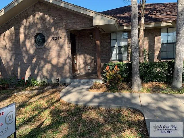 5218 Guava Dr
