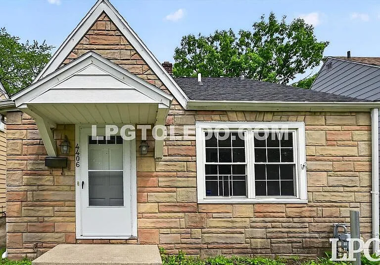 4406 Asbury Dr — Photo 4