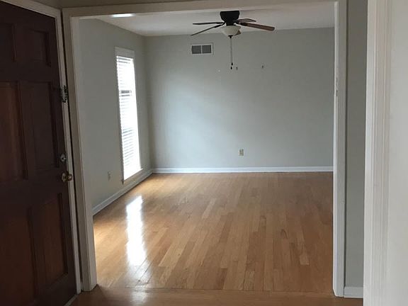 5th image of 4992 Boeingshire Dr