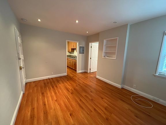 2nd image of 1004-1006 1/2 E Chevy Chase Dr #10045
