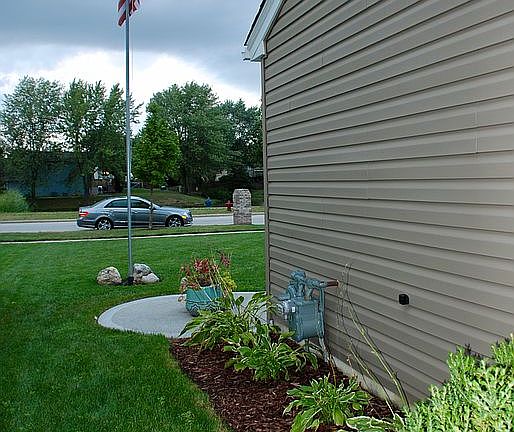 2nd image of 2733 Zurich Ln