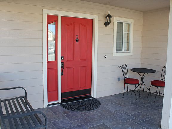 2nd image of 2185 Beachwood Ct