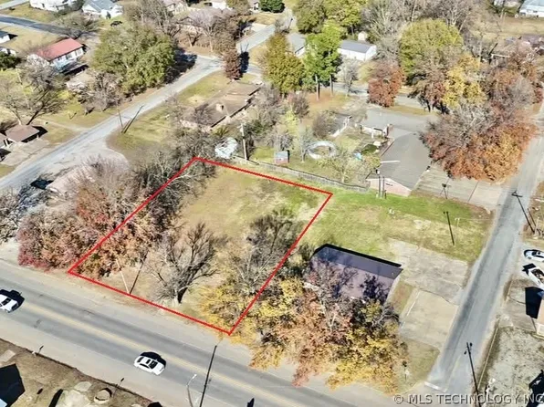 405 W Main St, Stigler, OK 74462