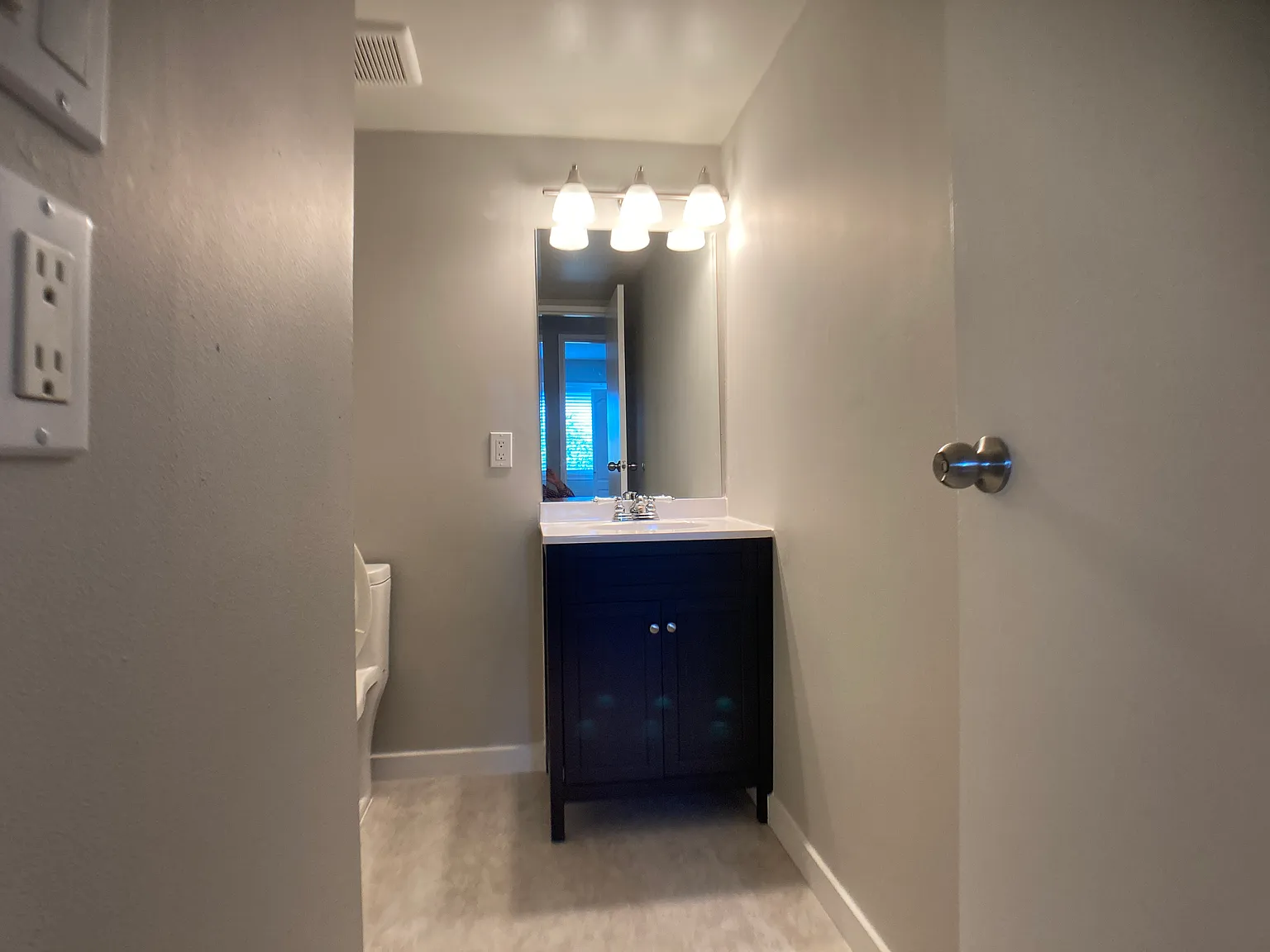 2 bed, 840 sqft, $2,100 — Photo 4
