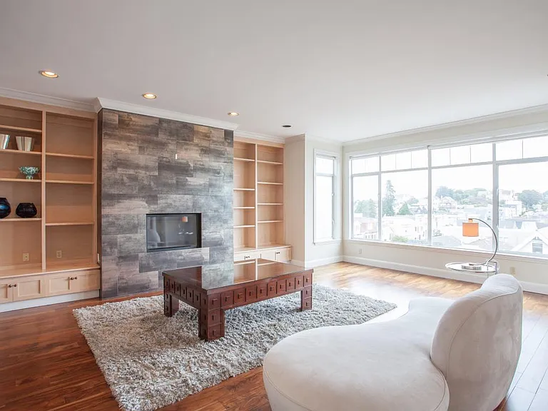 876 Castro St — Photo 7