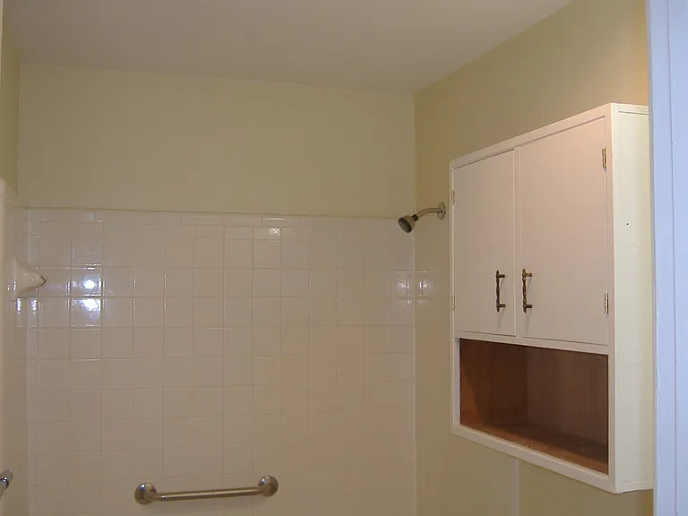 1228 Roundhill Dr — Photo 7