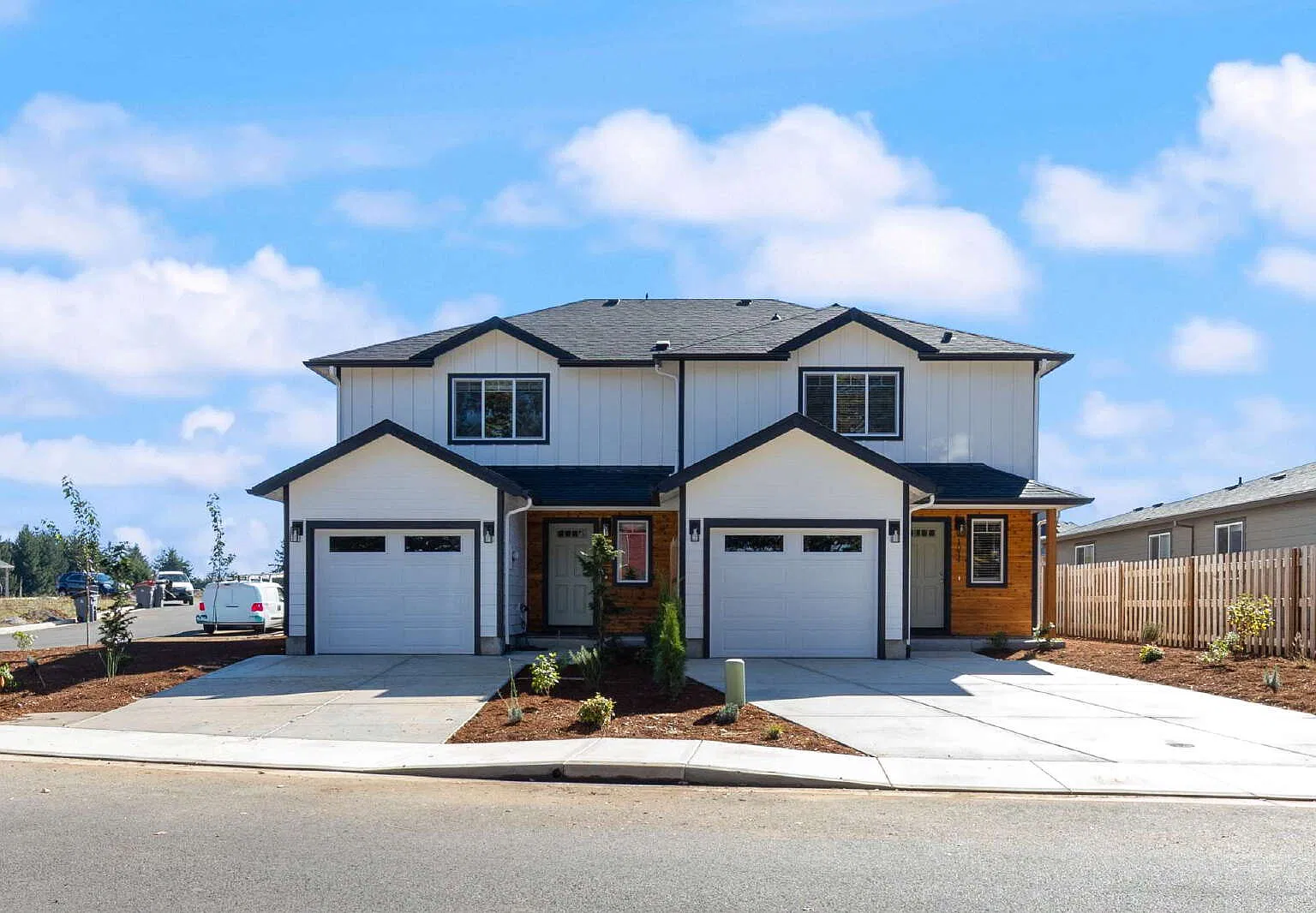 3 bed, 2.5 bath, 1226 sqft, $2,000 — Photo 1