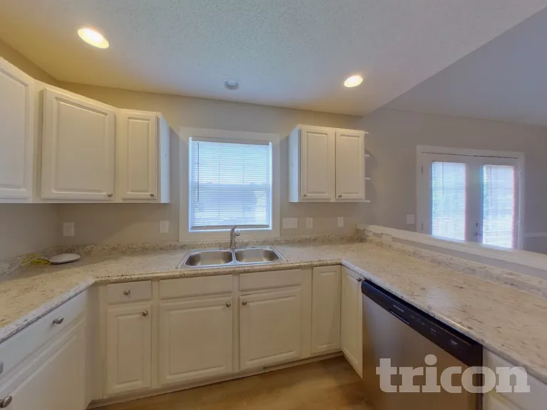 423 Riverwalk Dr NW — Photo 7