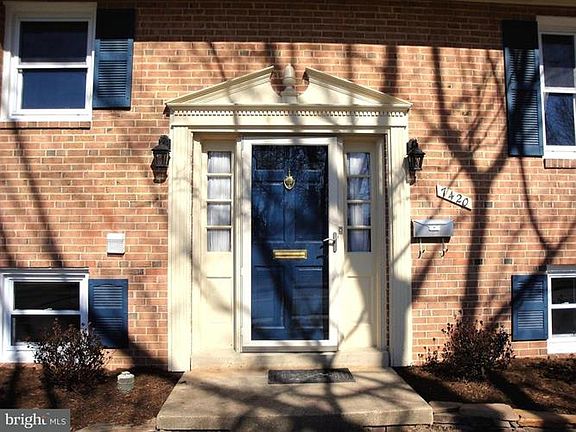 3rd image of 7420 Fairwood Ln