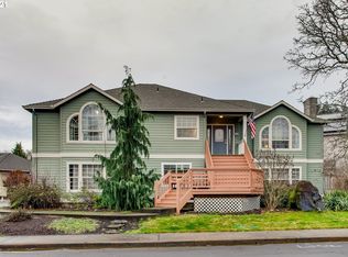 660 Barbary Pl, Gladstone, OR 97027