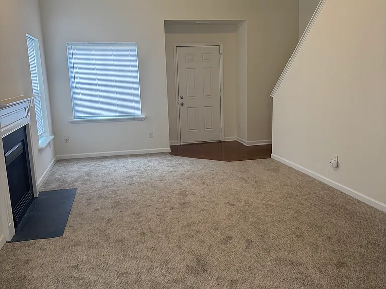 2538 Crescent Forest Dr — Photo 3
