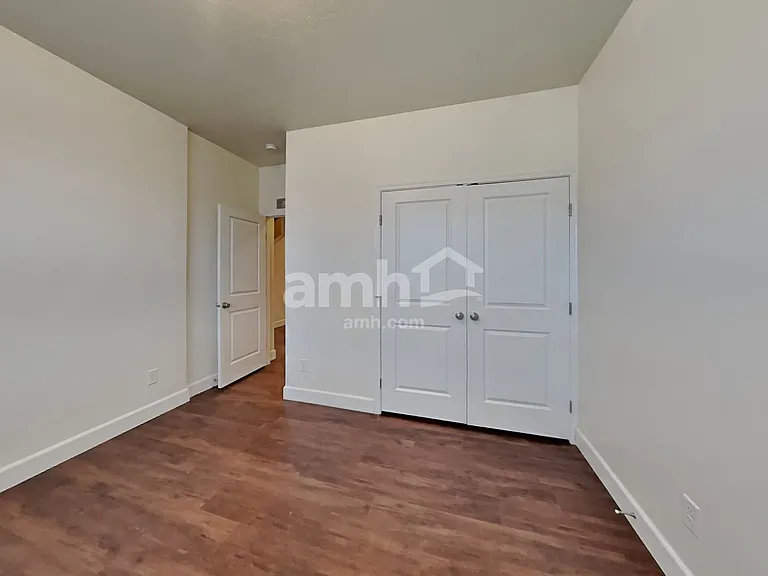 275 E Sicily Dr — Photo 14