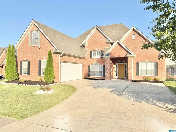 593 Forest Lakes Dr, Sterrett, AL 35147