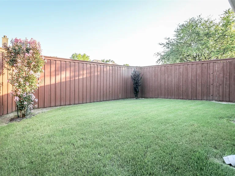 10613 Brandenberg Dr — Photo 19