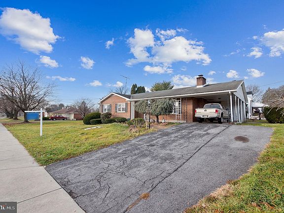 2nd image of 299 Pangborn Blvd