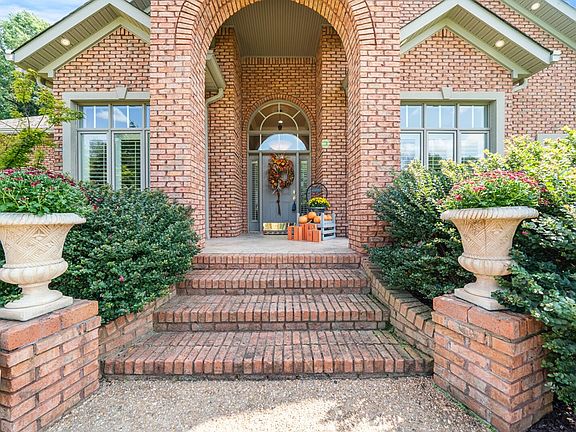 3rd image of 117 Evergreen Pl