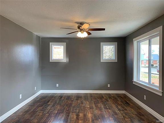 5th image of 205 E Franklin Ave