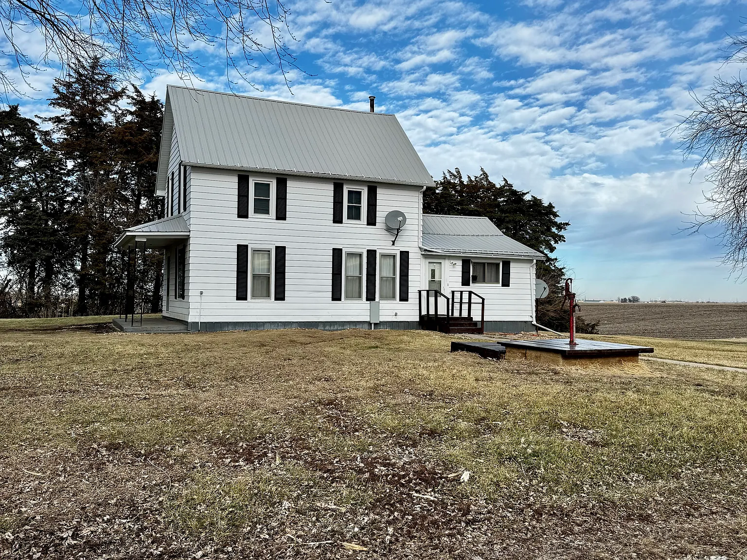 5 bed, $1,100 — Photo 2