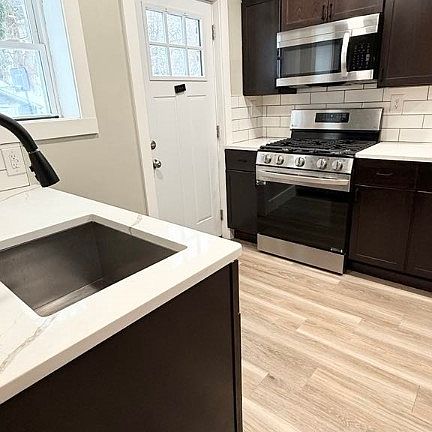 4th image of 3050 Glenwood Park Ave