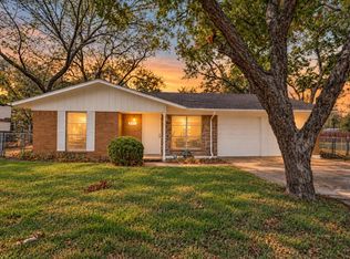 511 N Cherry St, Aubrey, TX 76227
