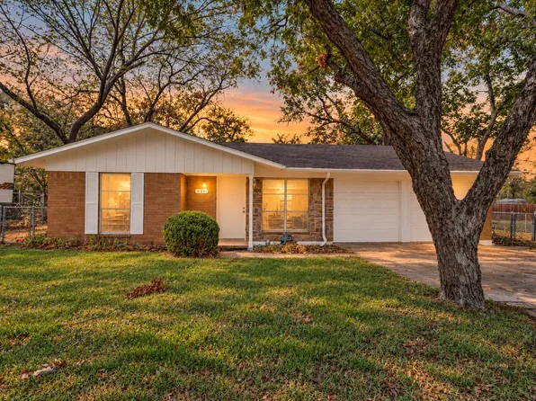 511 N Cherry St, Aubrey, TX 76227