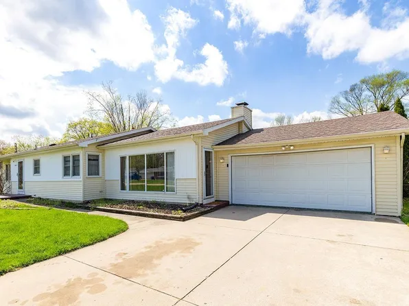 54835 Eisenhower Dr, Elkhart, IN 46514