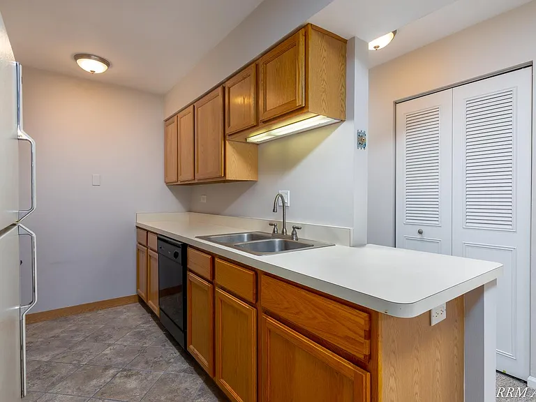 206 W Maple Ave #2C — Photo 6