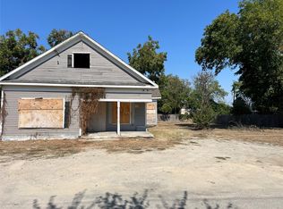 122 W Grand Prairie Rd, Grand Prairie, TX 75051