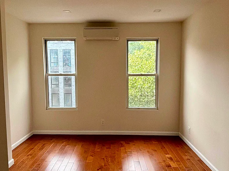 218 21st St #3-R — Photo 3