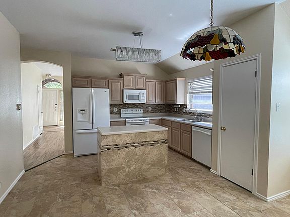 4th image of 1719 Pinetum Dr