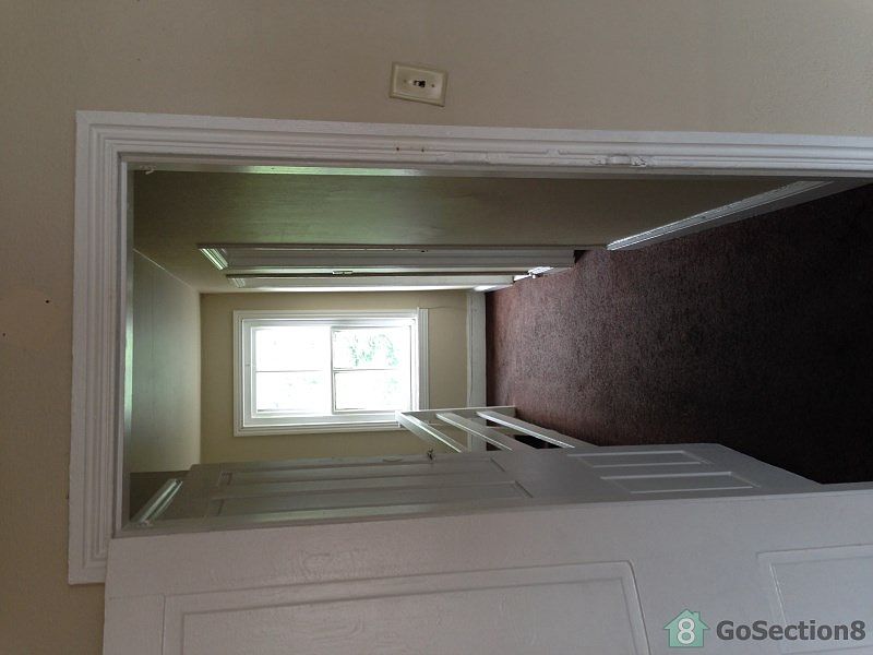 2nd image of 609 Green St