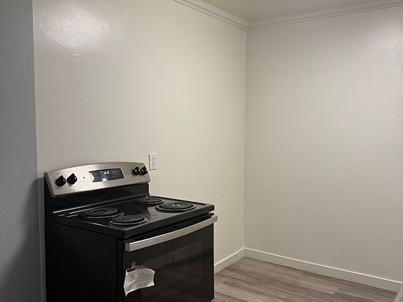 2nd image of 8820 Owensmouth Ave #5
