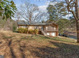 6140 Michelle Ln, Douglasville, GA