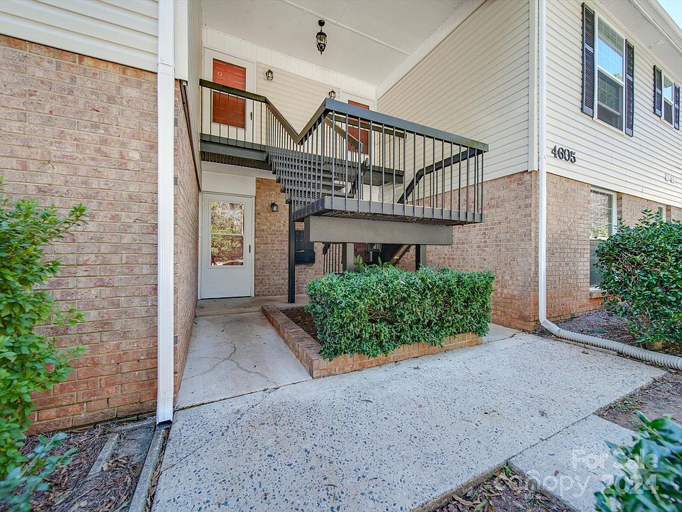 1st image of 4605 Coronado Dr APT M