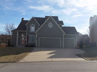 1008 SW Sunflower Dr, Lees Summit, MO 64081