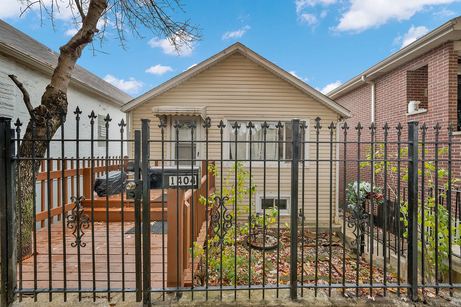 1404 W Fuller St photo 1