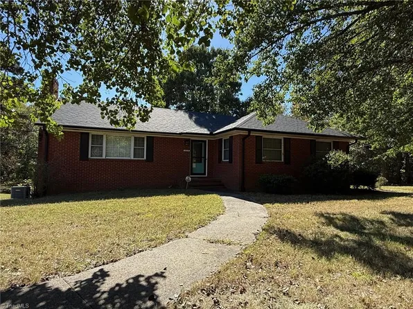 2820 Old Greensboro Rd, Thomasville, NC 27360