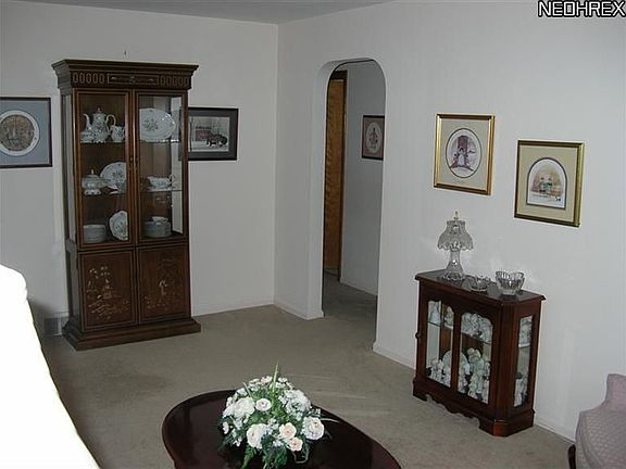 3rd image of 1525 Meadowbrook Ave