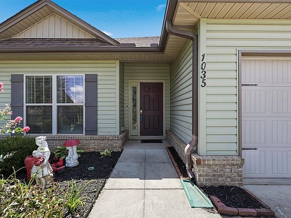 3rd image of 1035 Edenbrooke Cir