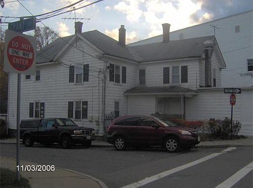 3rd image of 510 Lincoln St