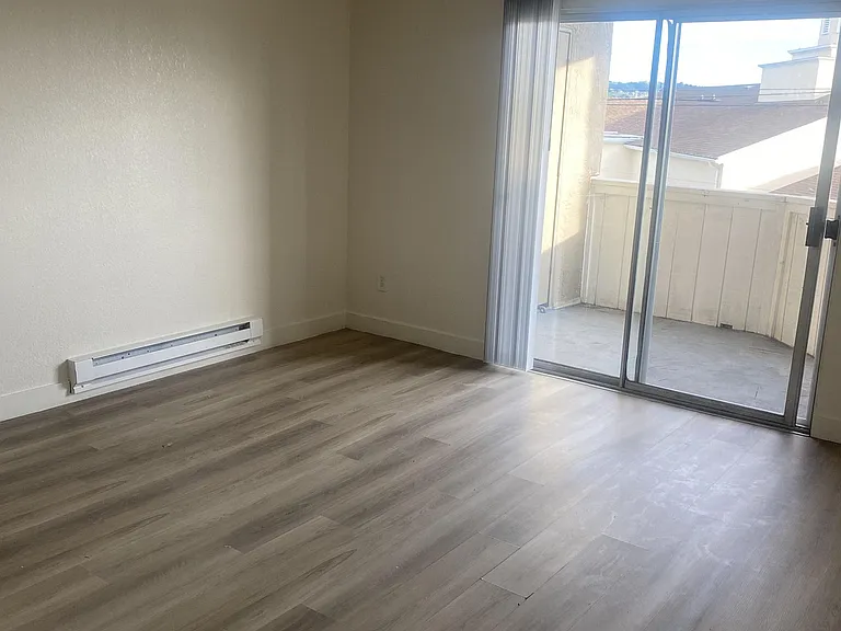 Granite Pointe Apartments — Photo 9