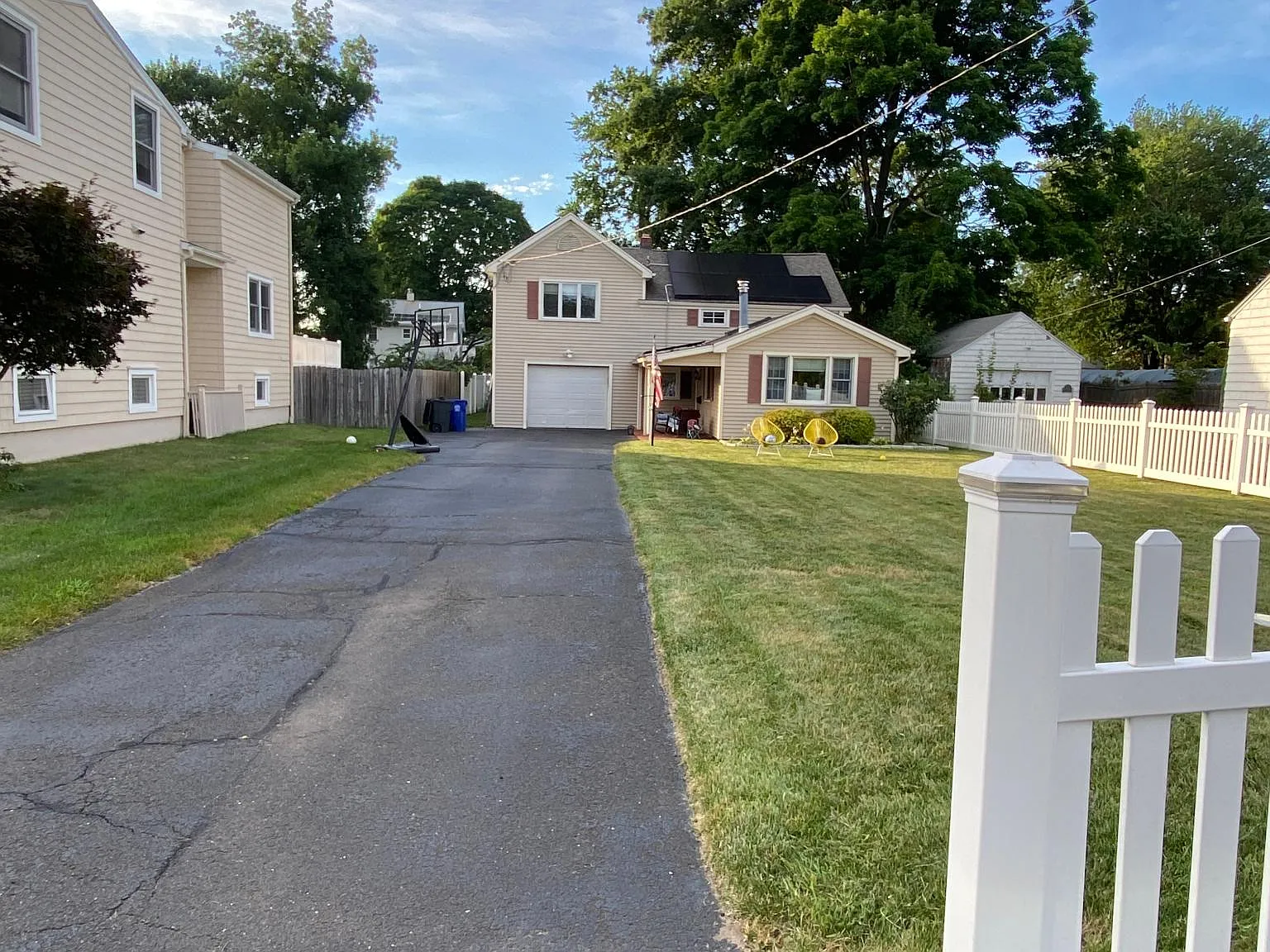 3 bed, 2.5 bath, 1656 sqft, $4,400 — Photo 3