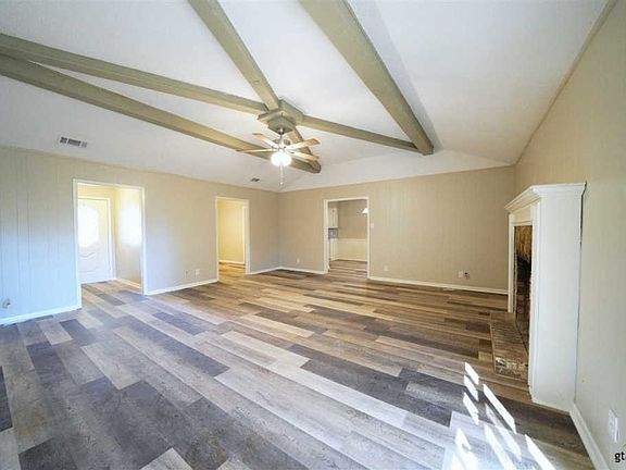 3rd image of 8318 Oxford Dr