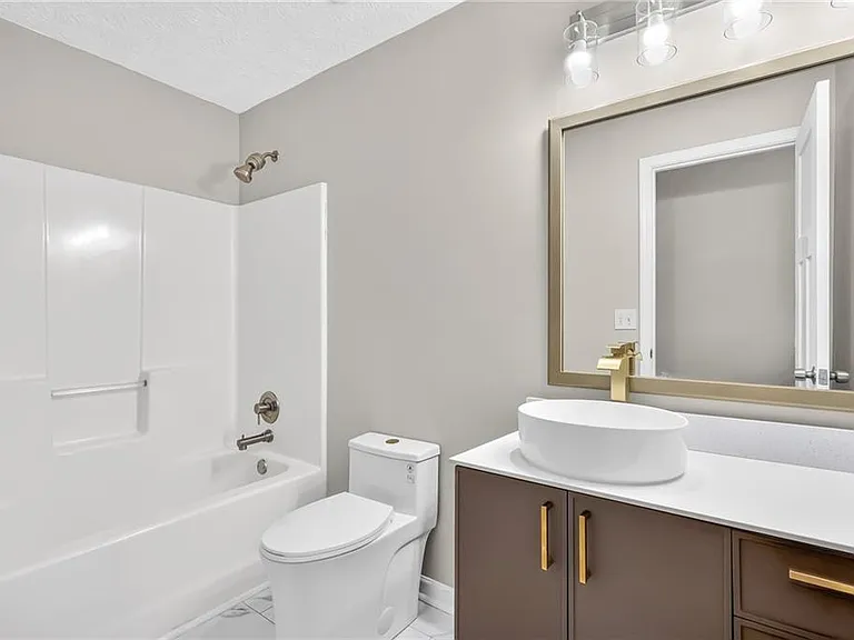 4554 Darrowby Dr — Photo 28