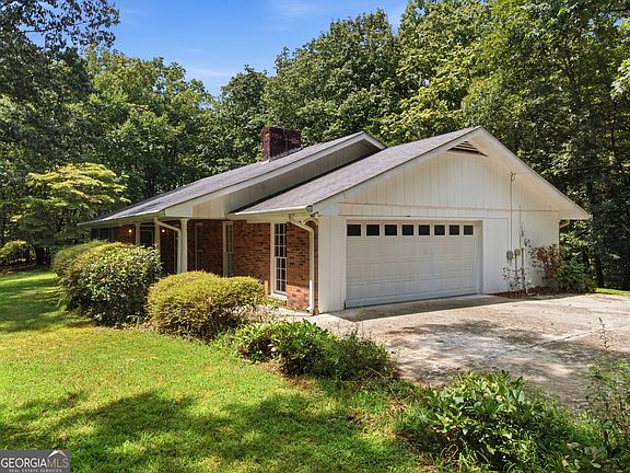 3rd image of 571 Frontier Cir