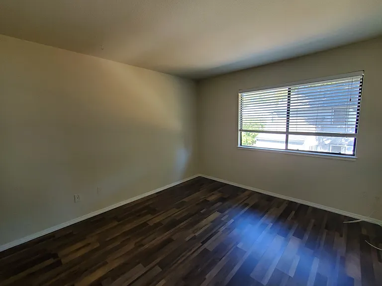 315 Westmont Pl — Photo 9