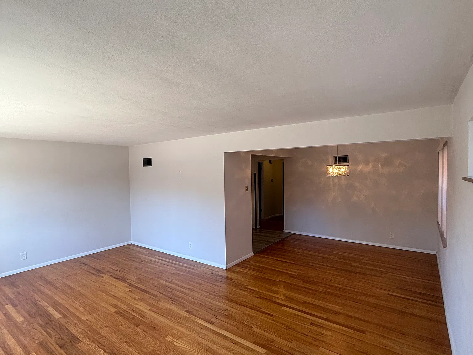 5004-5006 Jamieson Ave — Photo 3