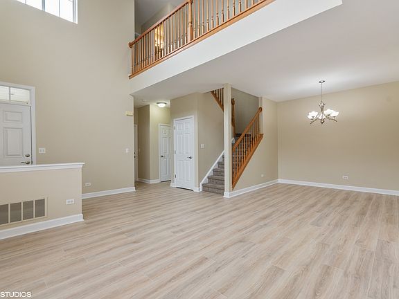 3rd image of 327 Tower Hill Dr
